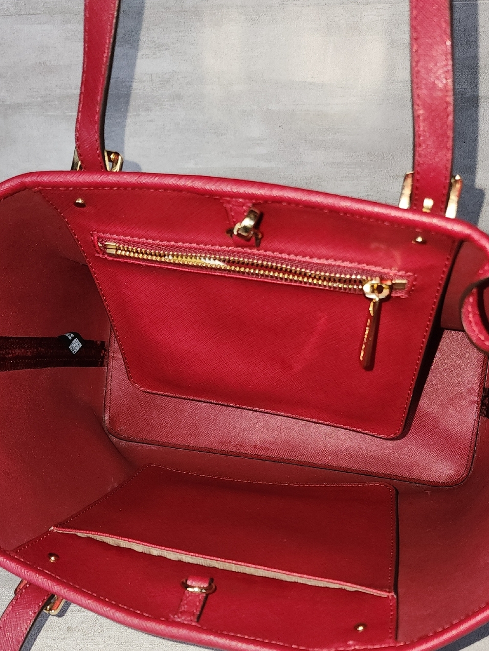 Michael Kors Jet Set Mulberry Red Saffiano Leather Tote with MK Charm - Picture 12 of 12